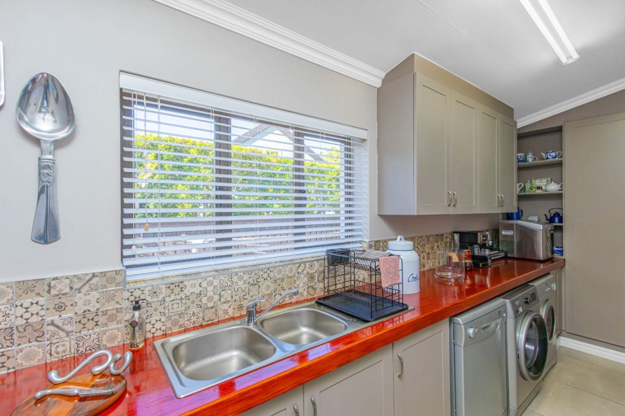 3 Bedroom Property for Sale in Brenton On Lake Western Cape